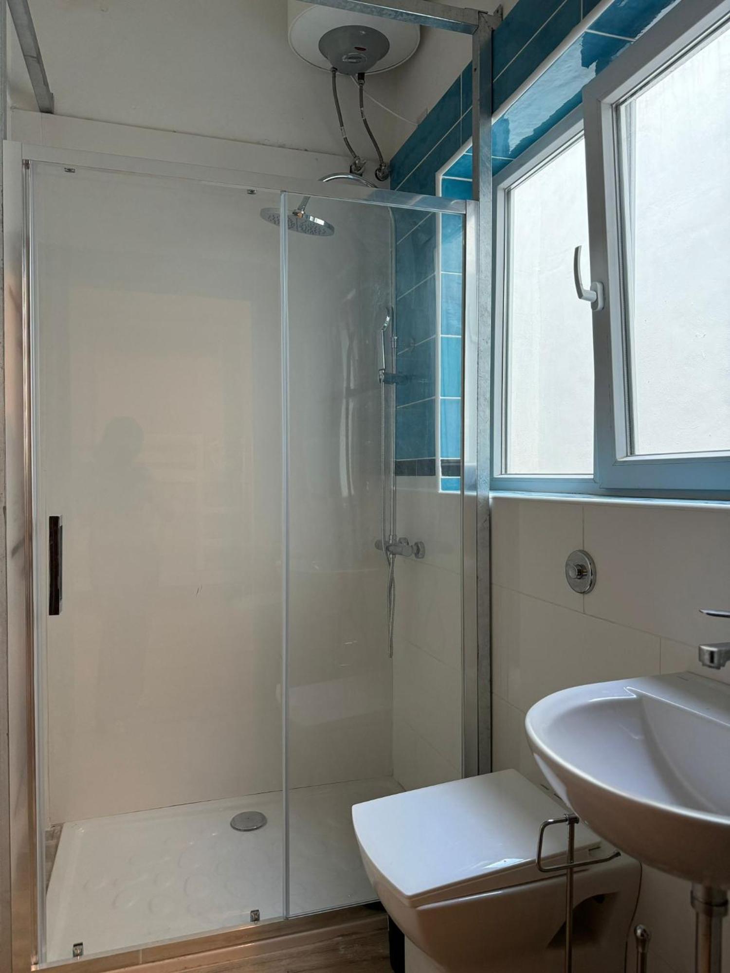 Dragon'S Den Hostel Balzan Exterior photo